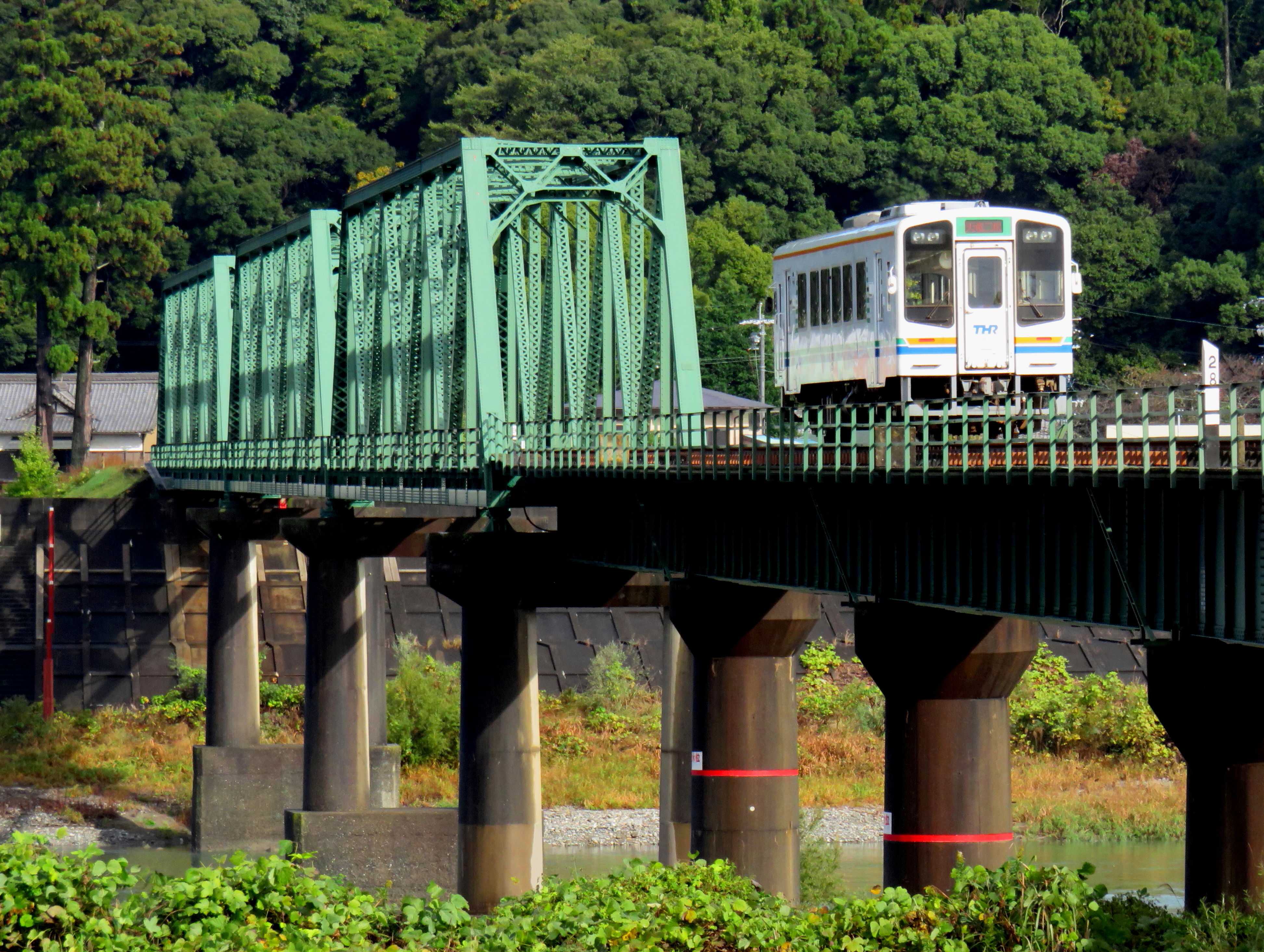 天竜川を渡る – 天浜線（天竜浜名湖鉄道株式会社） – 日本の原風景に出逢う旅。